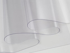 Como escolher o tamanho certo para a toalha de plástico para sua mesa